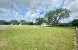 610 E Ruess Boulevard, Cuero, TX 77954