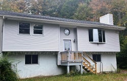 2106 Freedom Way, Pocono Summit, PA 18346