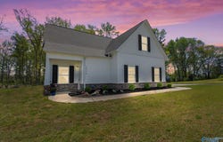 15176 Blendor Crooks, Athens, AL 35611