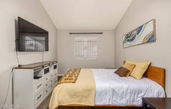 5960 W OREGON Avenue, Glendale, AZ 85301