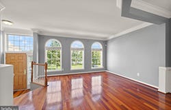 21124 ANGELA SQUARE, STERLING, VA 20166