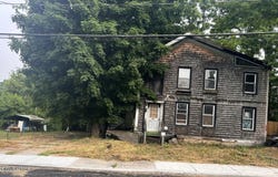 20 Voorhees Street, Amsterdam, NY 12010