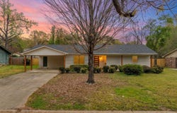 1310 Sunset Drive, Conway, AR 72034