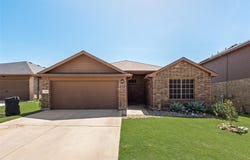 1109 Autumnwood Drive, Azle, TX 76020