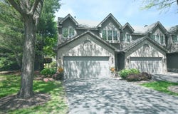 850 Millcreek Circle, Elgin, IL 60123