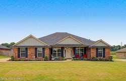 5933 Grove Lane, Horn Lake, MS 38637