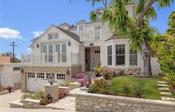 2711 Elm Avenue, Manhattan Beach, CA 90266