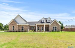 1509 Nella Drive, Athens, AL 35611