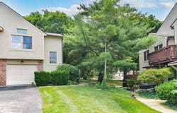 9552 Maple Way, Indianapolis, IN 46268