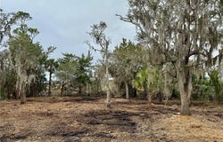 907 E Riverview Drive, St Marys, GA 31558