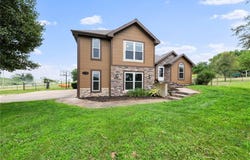 17921 Fairmount Road, Tonganoxie, KS 66086