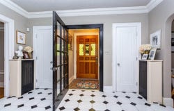 953 Berkshire Road, Grosse Pointe, MI 48230