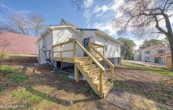 801 W 2nd Ave, Lenoir City, TN 37771