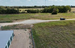 1122 Edwards Way, Lexington, TX 78947