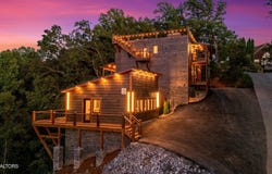2525 Angelos Mountain Way, Pigeon Forge, TN 37862
