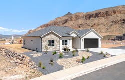 980 W ROCK VIEW Dr, Hurricane, UT 84737
