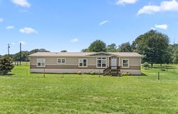 222 W Twin Creeks Trail, Troup, TX 75789
