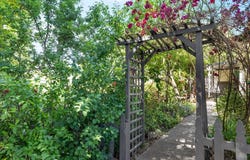 4624 S Pacific Highway, Phoenix, OR 97535