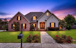 9915 W Mockingbird Circle, Ocean Springs, MS 39564