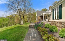 8300 FALCON GLEN ROAD, WARRENTON, VA 20186