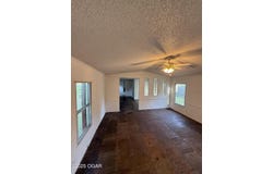 827 E Tahlequah Avenue, Vinita, OK 74301