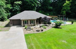 19123 Nokes Farm  RD, Siloam Springs, AR 72761