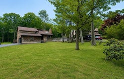 6137 Victoria Drive, Tobyhanna, PA 18466