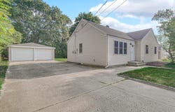 912 Riverlane Drive, Lake Station, IN 46405