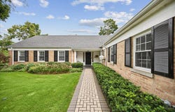 1043 Old Elm Lane, Glencoe, IL 60022