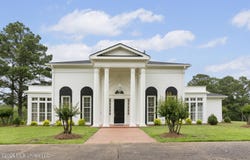8 12 Oaks Place, Madison, MS 39110