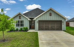 905 Rodgers Avenue, Godley, TX 76044