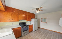 303 W Garfield Street, Zearing, IA 50278