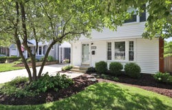 555 Meadoway Park, Worthington, OH 43085