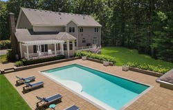 4 Brookfield Court, East Greenwich, RI 02818