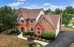 121 Summershade Court, Amherst, NY 14051