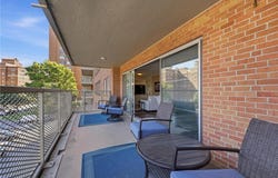 310 W 49th Street, Kansas City, MO 64112