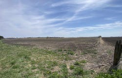 000 E Gilchrist Road, Farmington, IL 61531