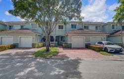 2005 Oakhurst Way, Riviera Beach, FL 33404