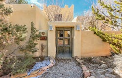 314 Spruce Ln, Taos, NM 87571-0000
