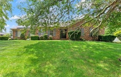 1329 Valley View Road, New Albany, IN 47150