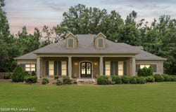 370 Deer Run, Batesville, MS 38606