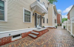 13 Oak St, Boston, MA 02129