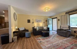 1109 W 24th Ave, Hutchinson, KS 67502