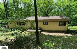106 Uphill Grade, Leroy, MI 49655
