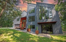 15010 Woods Edge, Minnetonka, MN 55345