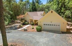 780 Pinecrest Drive, Grants Pass, OR 97526