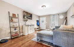 40 Winchester Ln, Fall River, MA 02721