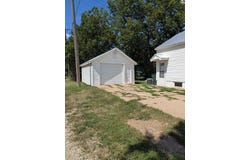 315 E Taylor, Lyons, KS 67554