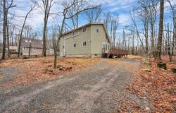 329 Packanack Drive, Gouldsboro, PA 18424