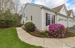 20 Meadowview Court, Canton, CT 06019